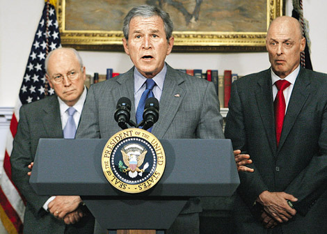 美国总统乔治w布什18日在白宫公布主旨为大规模减税的景气扶植政策.