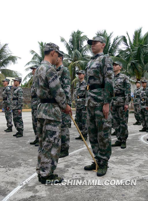 解放军公开新兵训练科目:从军姿开始(组图)